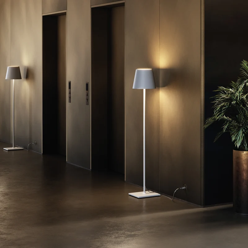 Poldina 230V lampada da terra