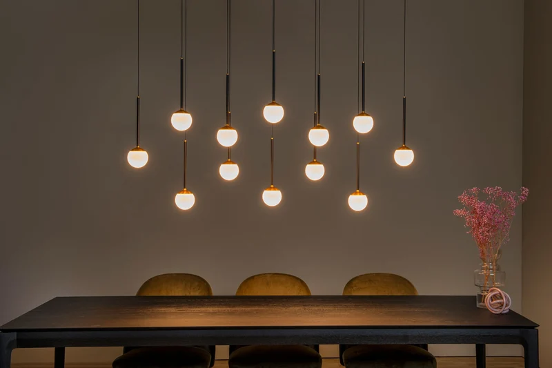LED-Pendelleuchte Calina oval 12-flammig dimmbar mit einstellbarer Lichtfarbe