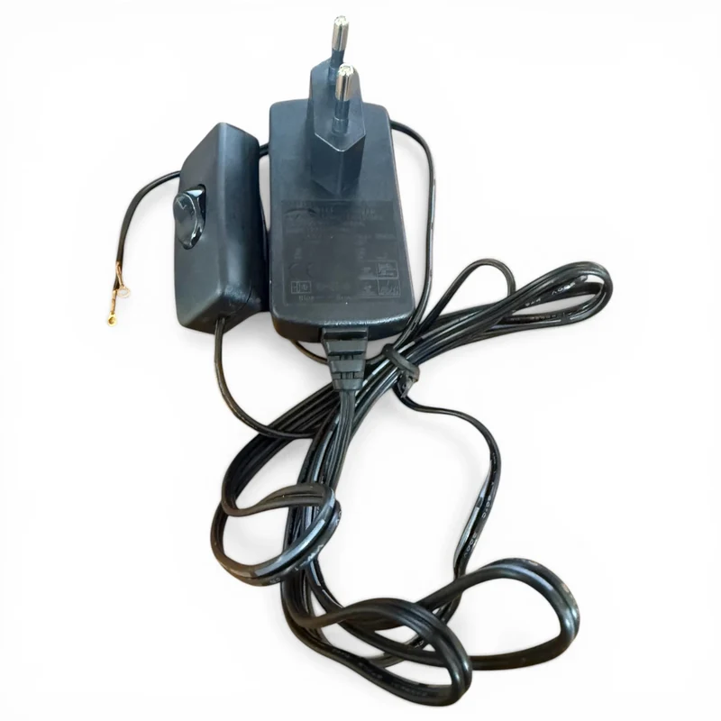 Hopestar LED-12V350I LED Treiber 350mA 4,5–12V – Netzteil mit Schnurzwischenschalter & Ring Kabelschuhen