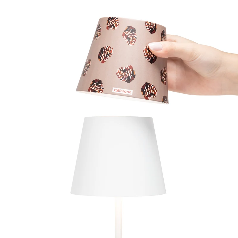 Poldina cover in metallo natalizie