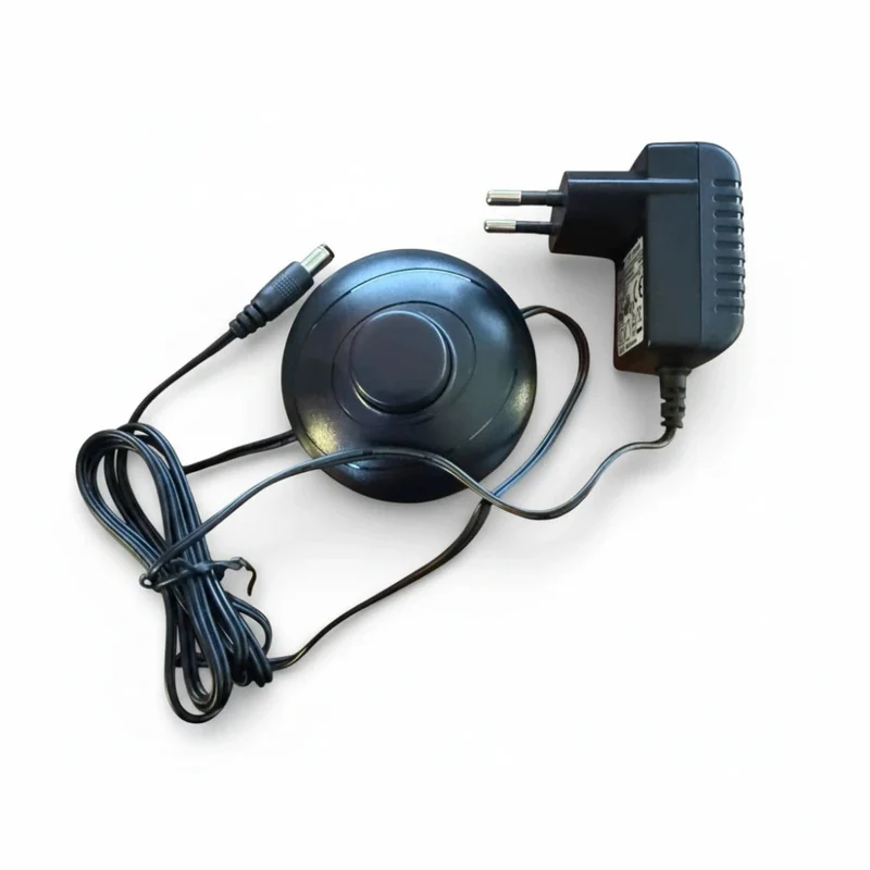 DONG GUAN RSS1002-050100-W2E Steckernetzteil 11V DC 0,5A Schwarz – LED Trafo 5,5W mit Fußschalter 5,5x2,5mm