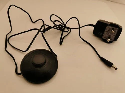 UK LED Trafo 5,5 W – 12 V DC | LED Treiber Steckertransformator RSS1002-055110-W3U