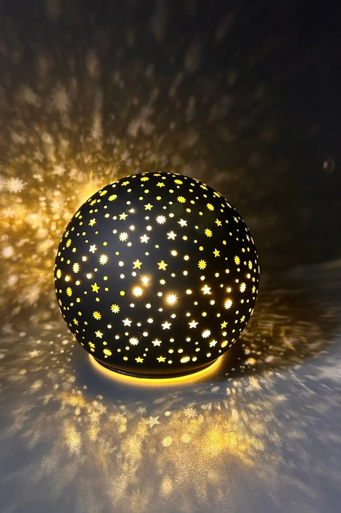 Deko Lichtkugel LED Sterne schwarz
