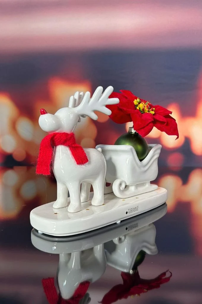 Deko Rentier Rudolph mit Schlitten auf Platte creme-weiß