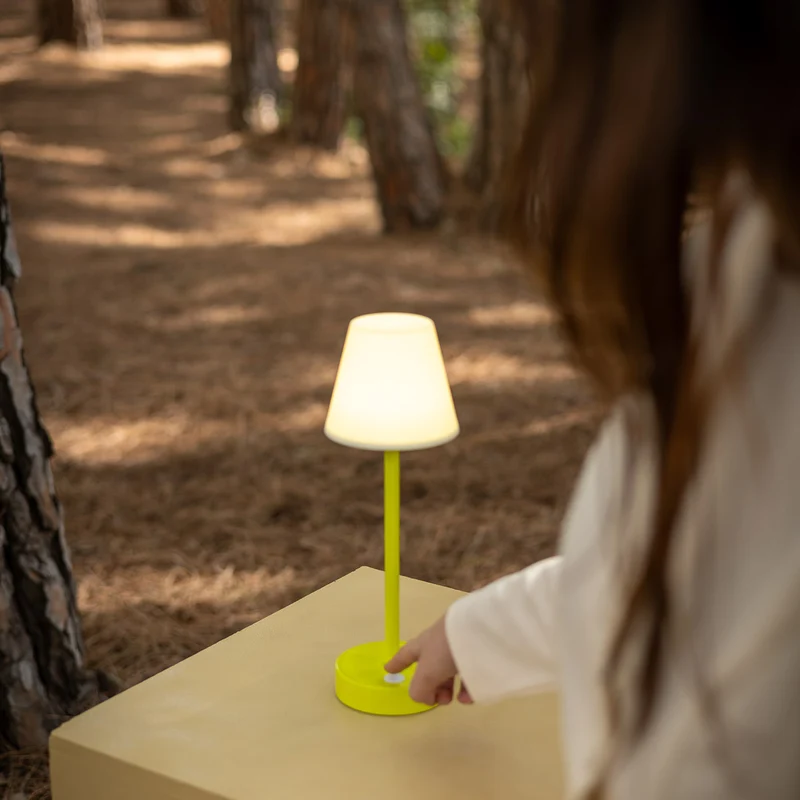TISCHLAMPE LOLA SLIM 30 LIME