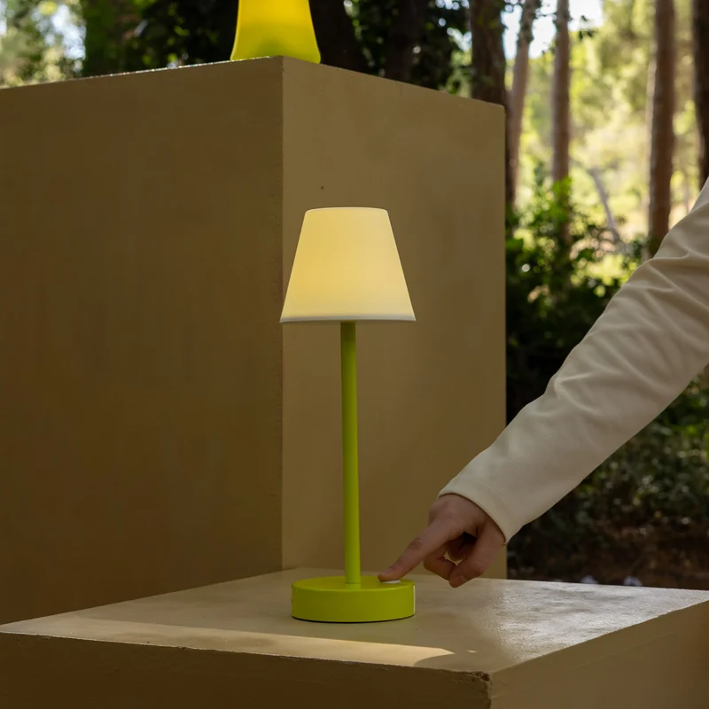 TISCHLAMPE LOLA SLIM 30 LIME