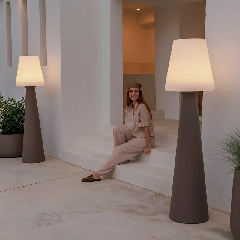 Lola 165 POP kabellos Stehlampe