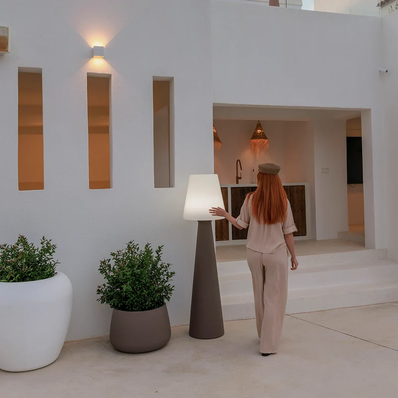 Lola 165 POP kabellos Stehlampe