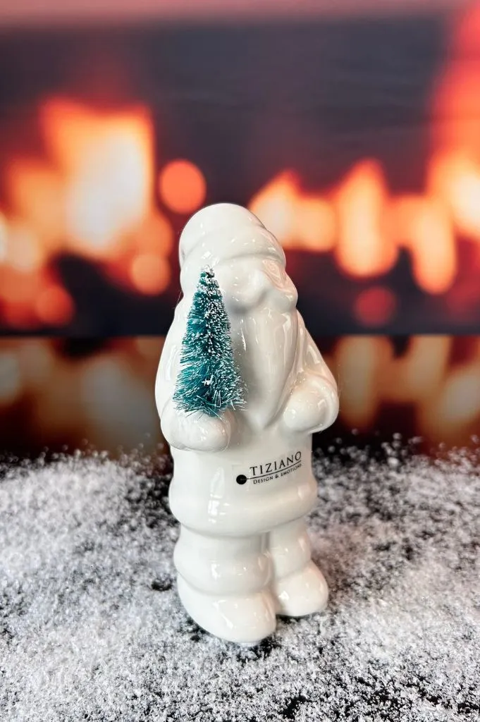 D23 Deko Santa Babbo mit Baum creme-weiß