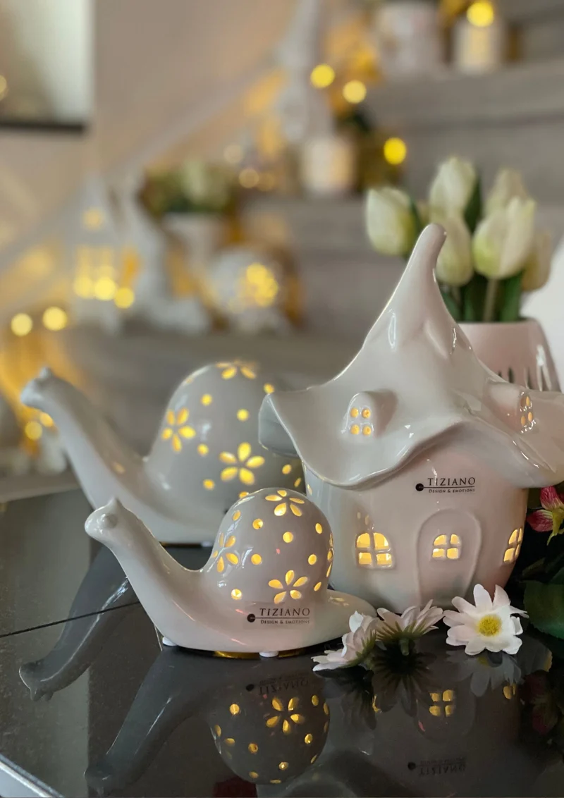 Schnecke Teadora creme-weiß LED