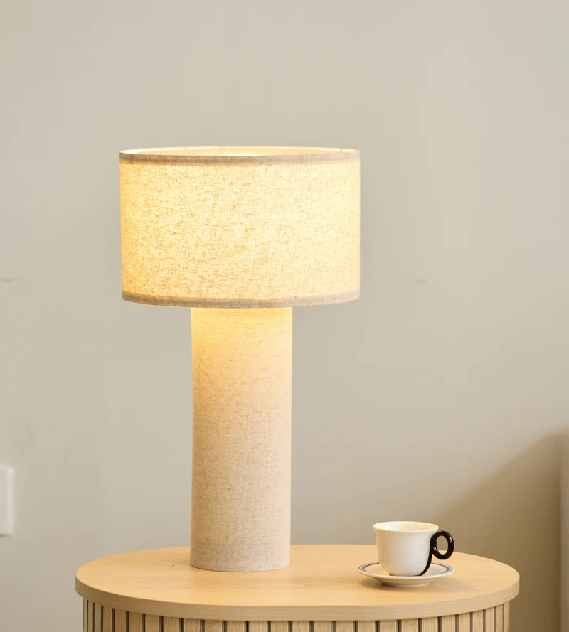 Mariah Tischlampe mit Lampenschirm aus Leinen, 42 x 24 cm