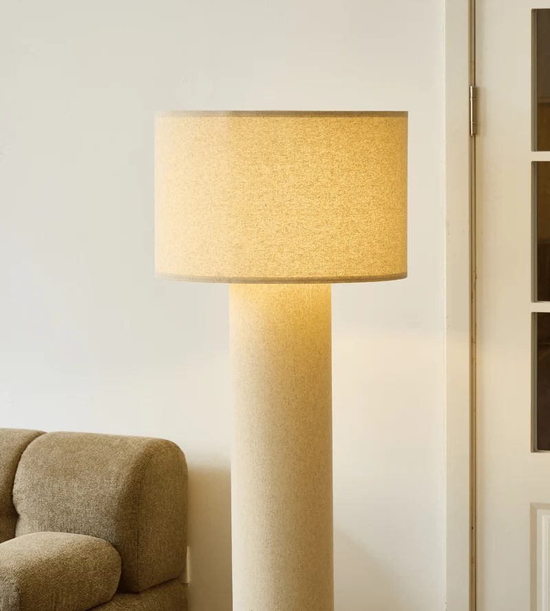 Mariah Stehlampe mit Lampenschirm aus Leinen, 145 x 50 cm