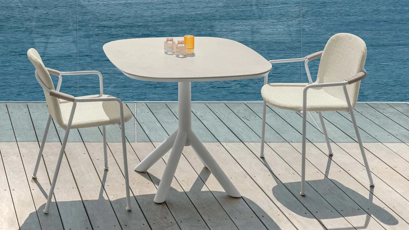 Coral table ronde à manger pour l'extérieur