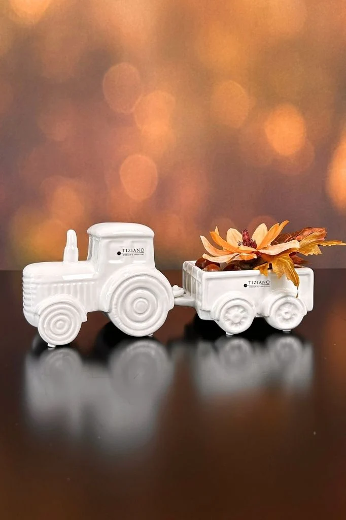 Traktor m.Anhänger Marradi 29cm creme-weiß