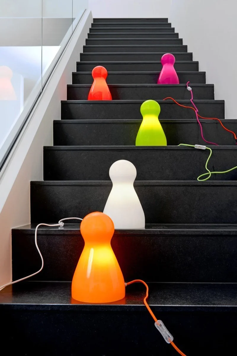 Sompex TOY Tischlampe Rot – Spielfigur aus Glas, 26 cm, E14, rotes Textilkabel