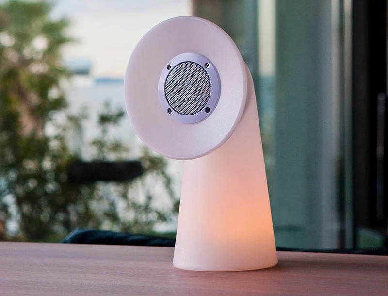 Tragbarer Lautsprecher mit Licht Pipa Play
