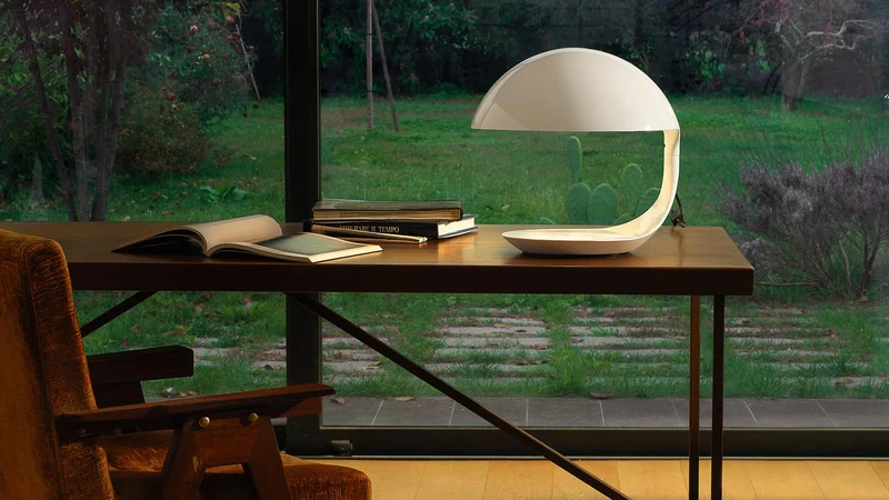 Cobra Table Lamp