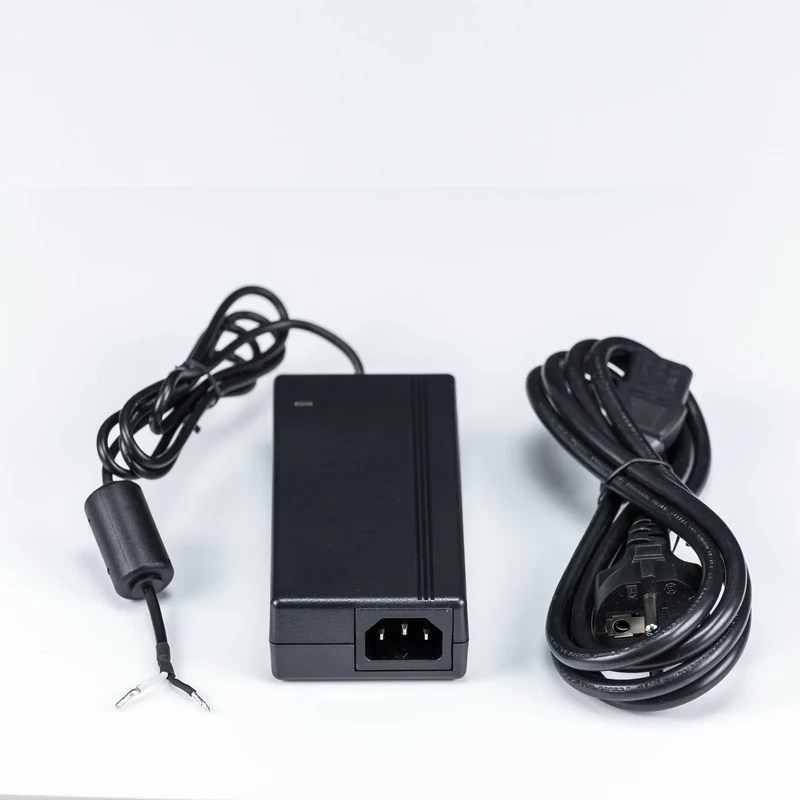 Desktop LED Netzteil 80 W – 12 V DC / 6,6 A mit Schukostecker | Relco PTDC