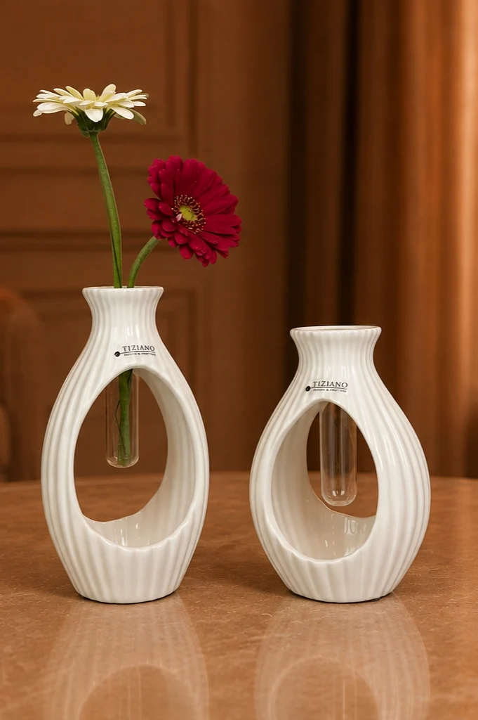 Vase Prisma creme mit Glasröhrchen
