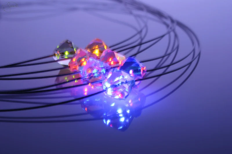 Leuchtende Halskette LED Kristall Bicone rot mit Swarovski®- Elements