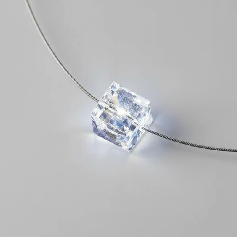 Leuchtende Halskette LED Kristall Cube (geschliffen) Weiß mit Swarovski® Elements