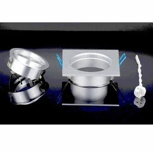 Einbaustrahler eckig 89 × 89 mm – Klickverschluss – geperlt – ohne Sprengring – Aluminium