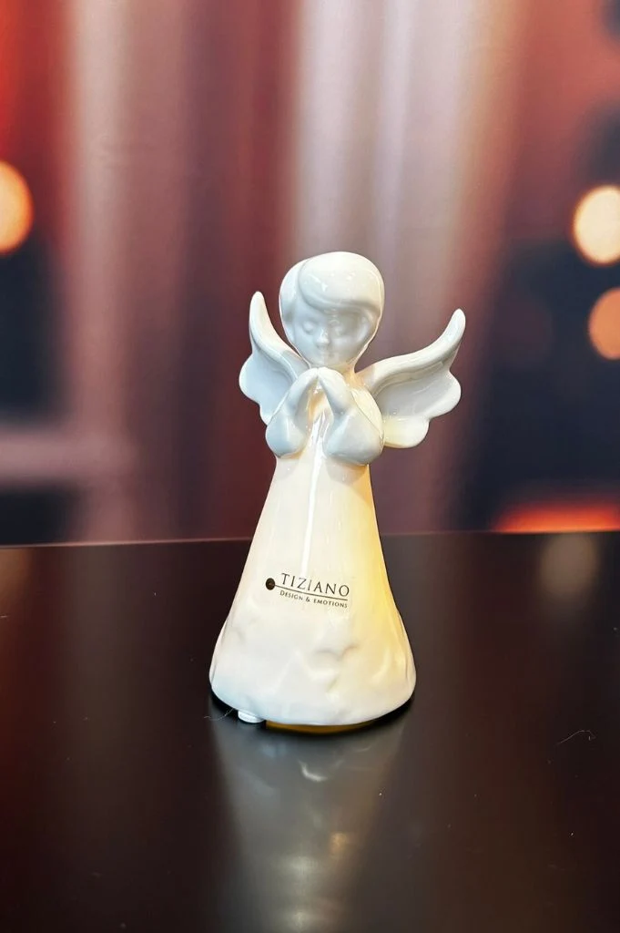 Deko Engel Pia stehend LED creme-weiß
