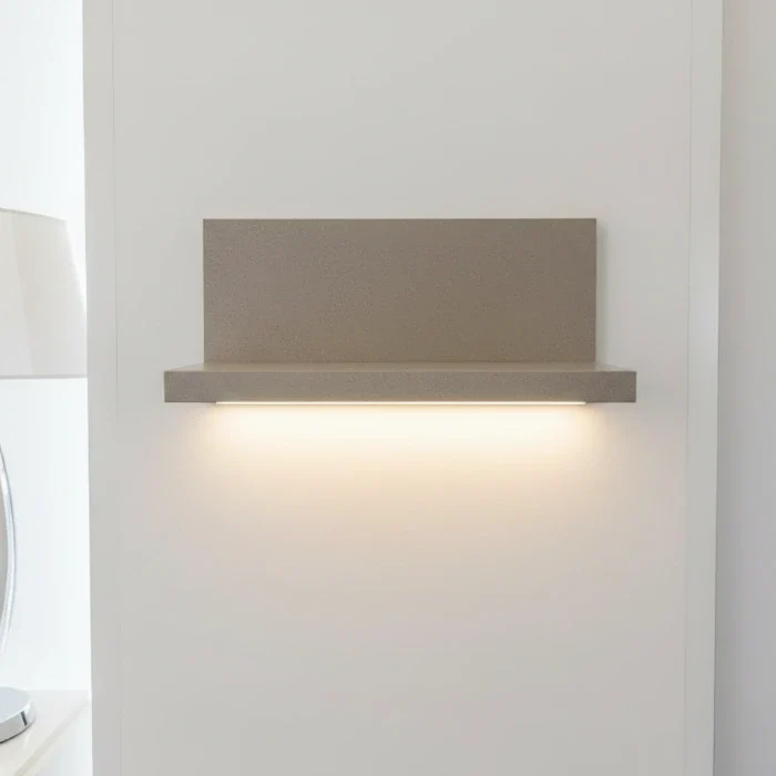 Eckige LED Wandleuchte grau mit Ablage – moderne Effektleuchte