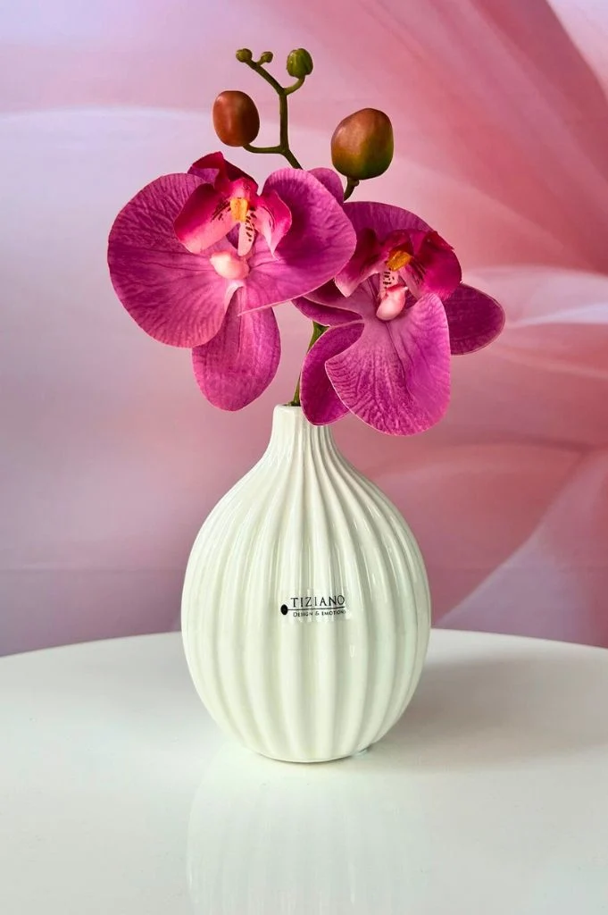 Tischvase Prisma in 3 Farben für Trockenblumen
