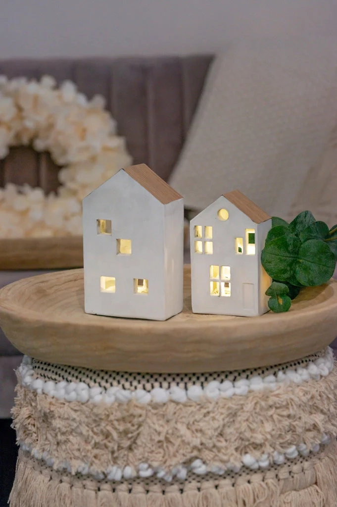 Haus Bilbury LED creme-weiß/Holz-Decal