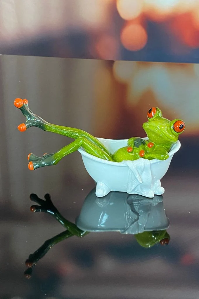 Deko Frosch Fridolin hellgrün in Badewanne