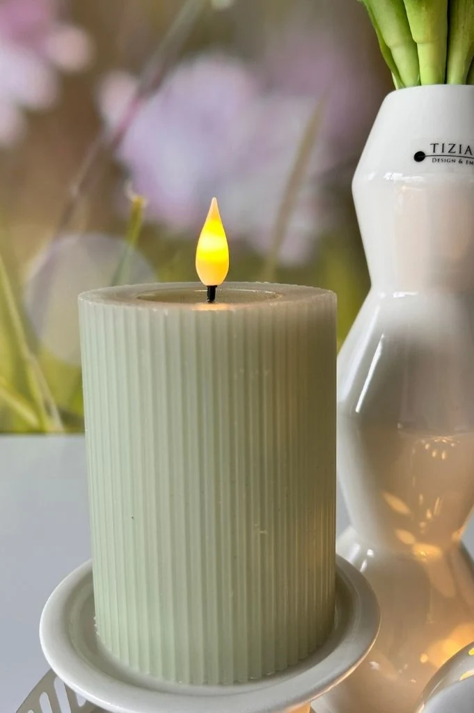 LED-Kerze grün dünn