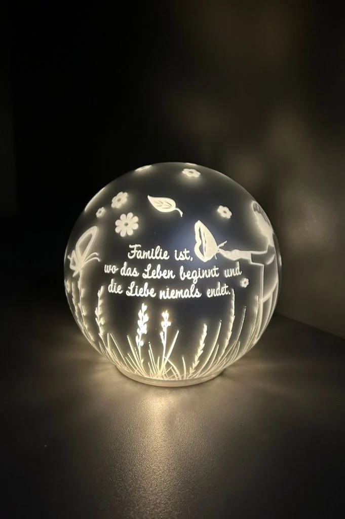 LED Glaskugel Roviano 15cm Familie ist, wo das Leben