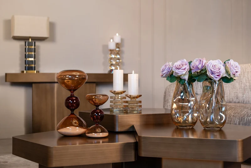 Sanduhr Elba klein braun – dekoratives Glas-Objekt von Richmond