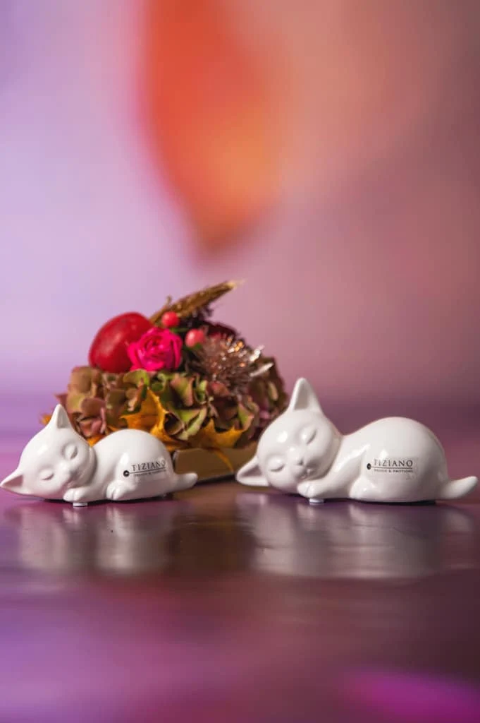 Deko Katze Sadira liegend weiß-creme