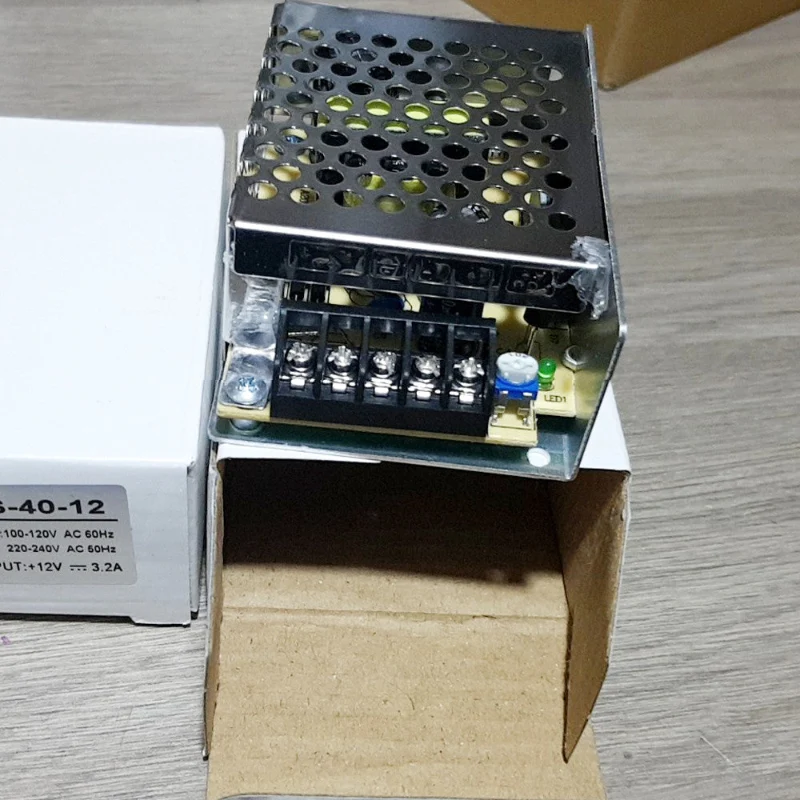 LED Netzteil 12V 40W 3.2A Aluminium Transformator IP20 ~1088