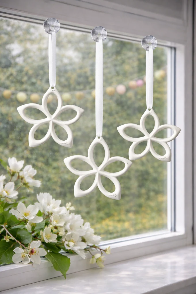 Hänger Blume Lorina creme-weiß