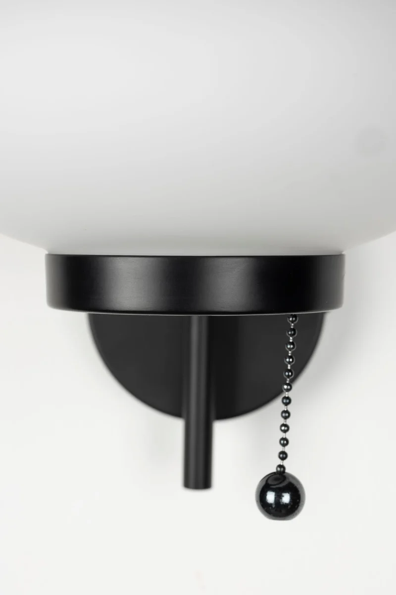 Wandlampe Bumble Rot mit Milchglas-Schirm und E27-Fassung von Zuiver