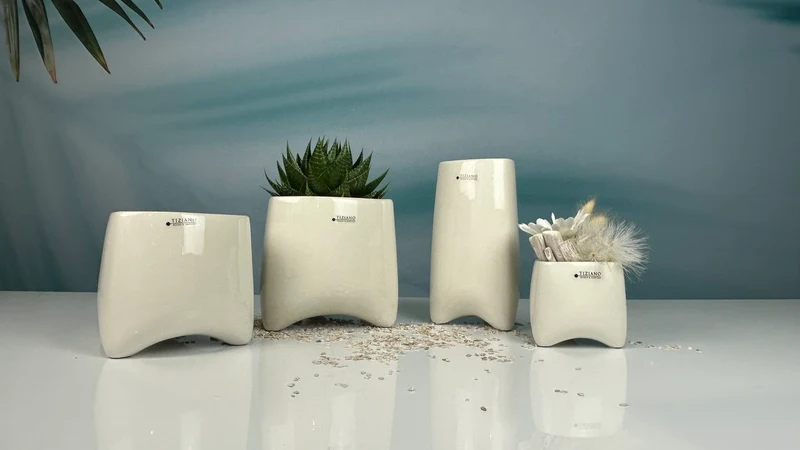 Kübel Triangolo creme-glasiert