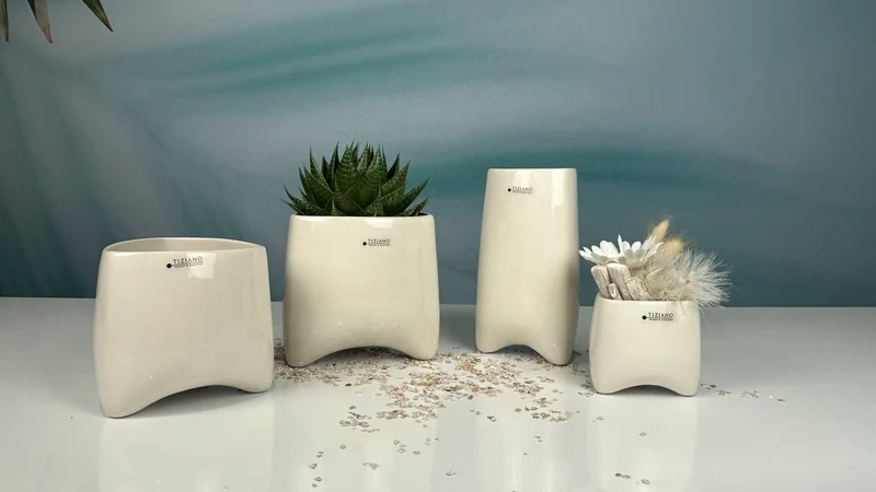Kübel Triangolo creme-glasiert