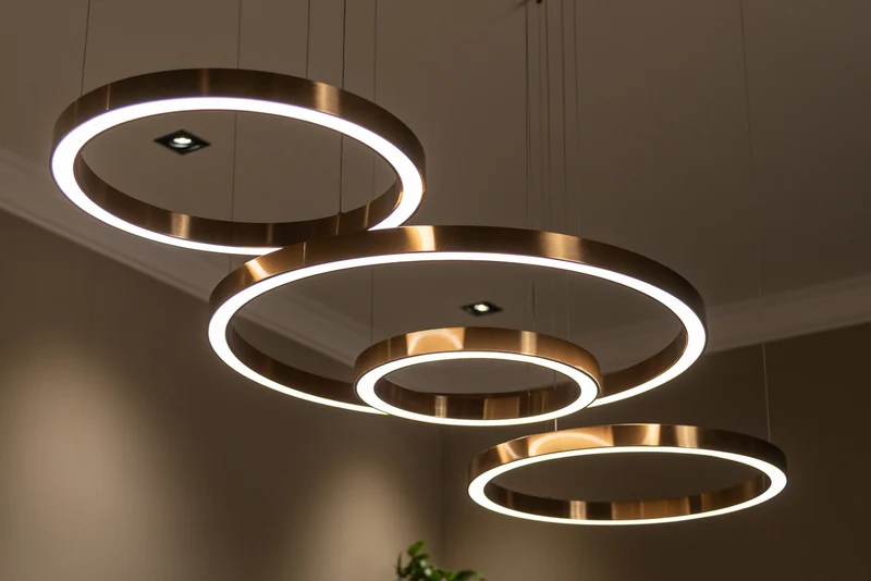 Pendelleuchte Lilou Brushed Gold – Design-Hängeleuchte aus Eisen