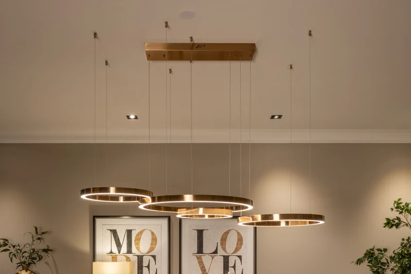 Pendelleuchte Lilou Brushed Gold – Design-Hängeleuchte aus Eisen
