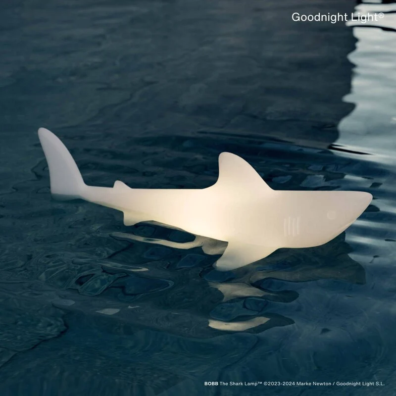 B-Ware Goodnight Light LED Lampe BOBB the shark schwimmfähig RGBW Gartenleuchte 70x36cm