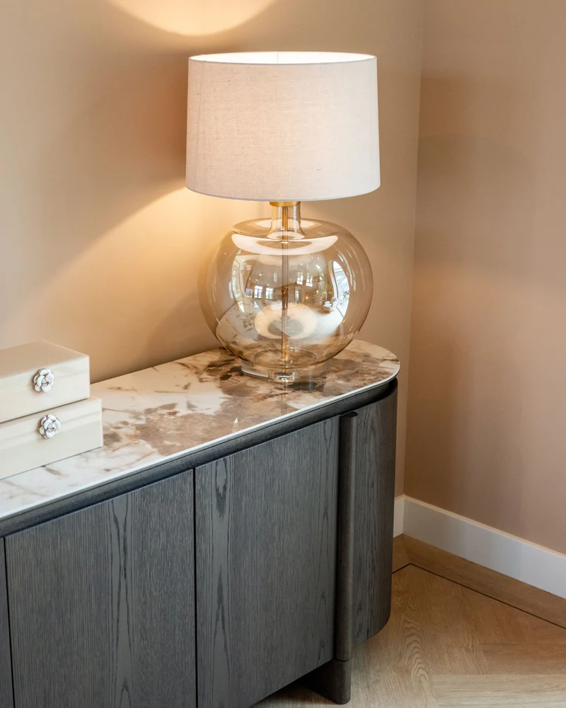 Tischlampe Jazzy amber – Richmond Design-Leuchte aus Glas & Eisen