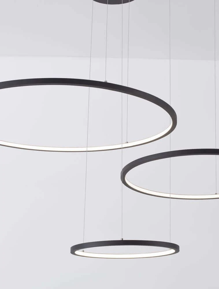 Purple LED Pendelleuchte 3-flammig Ø 130cm 3000K