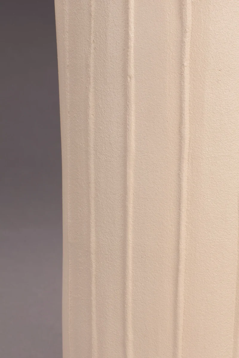 Deko-Vase Rander Beige von Dutchbone aus wasserdichtem Aluminium