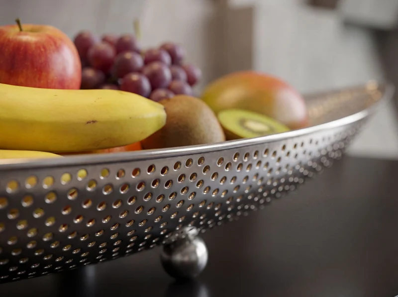 Obstschale Silber Oval 60 cm mit Lochmuster aus Metall von Wohnling