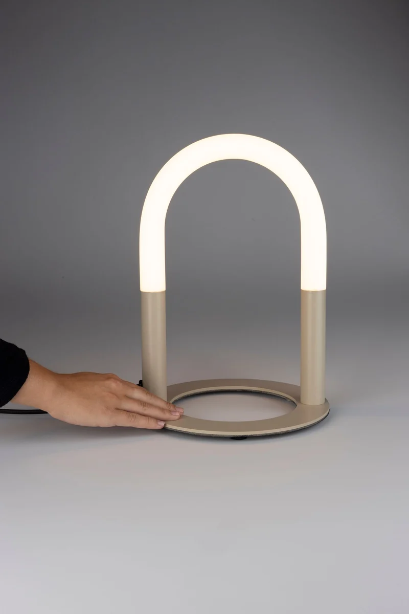 Tischlampe Arch von Zuiver in Beige mit Bogen-Design aus Eisen