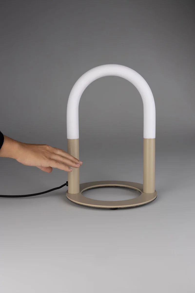 Tischlampe Arch von Zuiver in Beige mit Bogen-Design aus Eisen