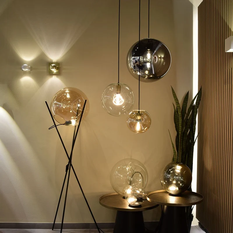 s.luce Orb Glaskugel Tischlampe